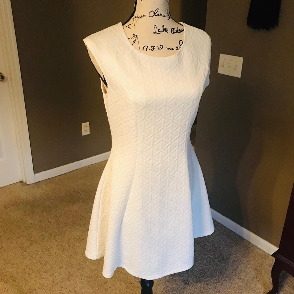 Classy White Dress Size Large